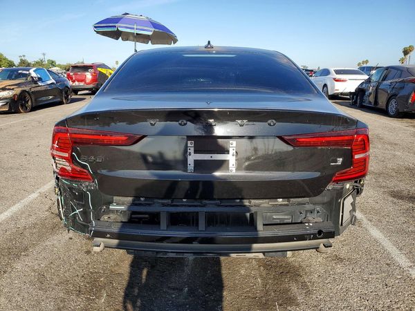 2024 VOLVO S60 Plus Black Edition