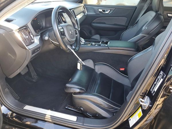 2024 VOLVO S60 Plus Black Edition