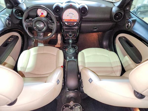 2014 MINI COOPER