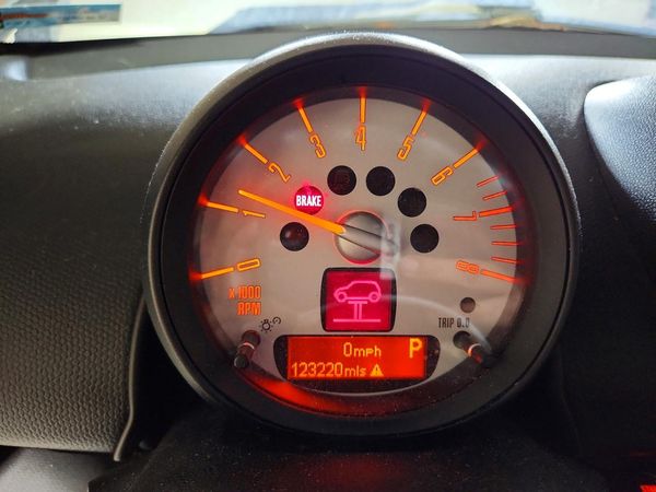 2014 MINI COOPER