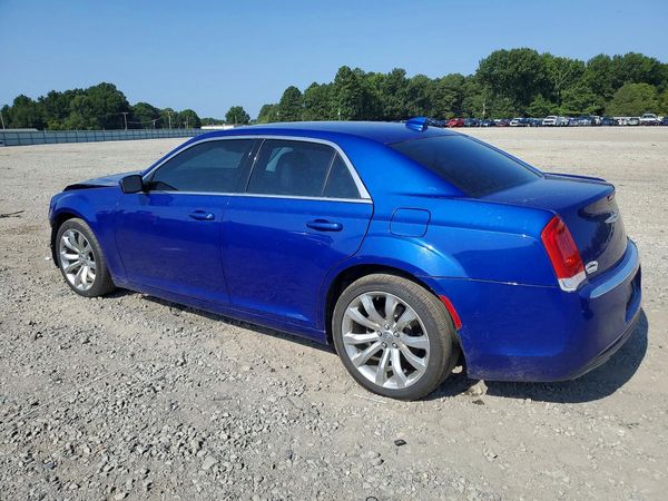 2019 CHRYSLER 300
