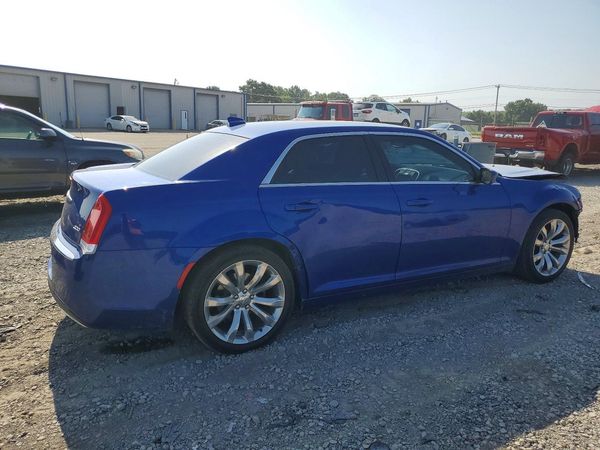 2019 CHRYSLER 300