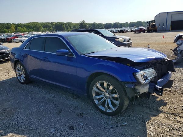 2019 CHRYSLER 300