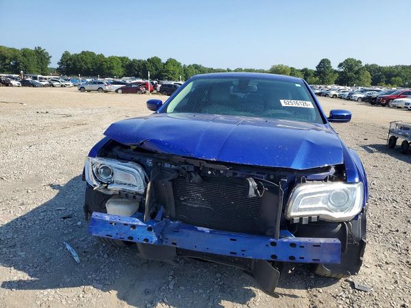 2019 CHRYSLER 300