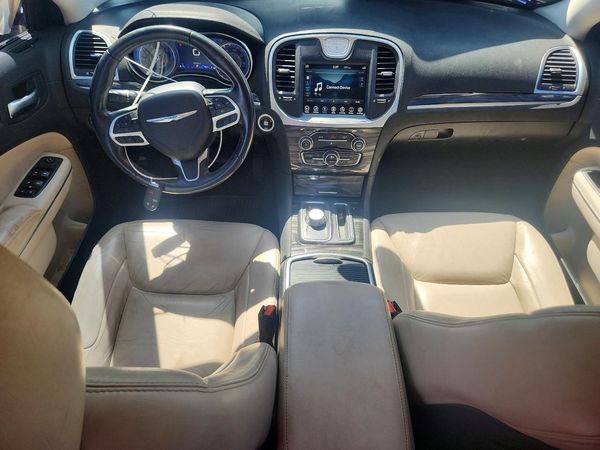 2019 CHRYSLER 300