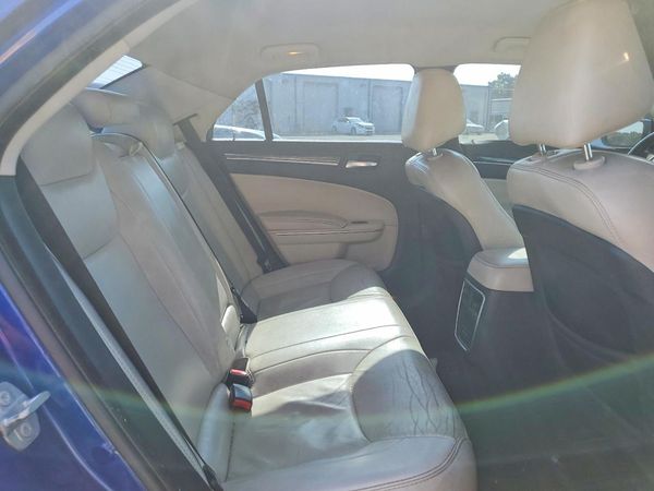 2019 CHRYSLER 300