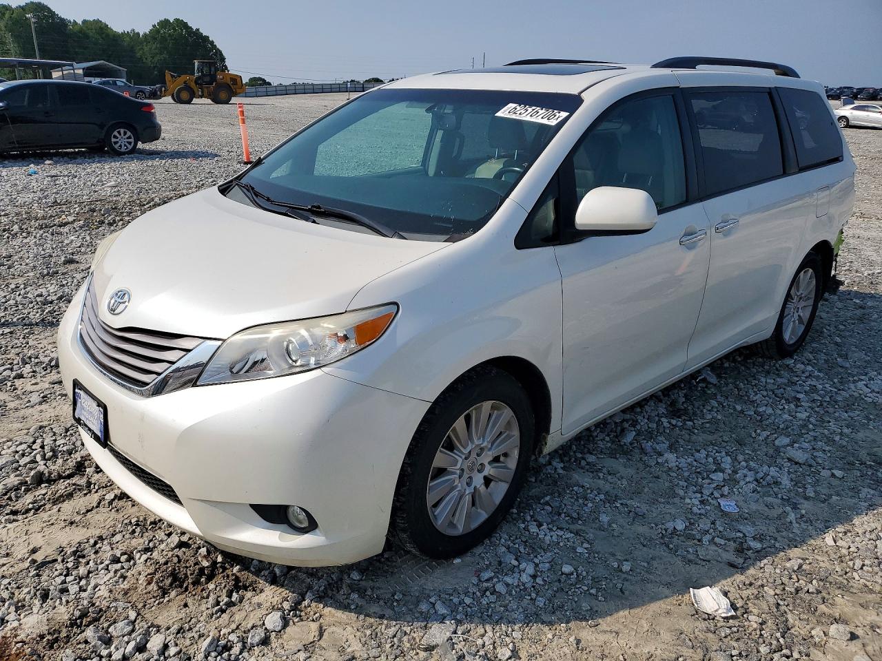 2015 TOYOTA SIENNA