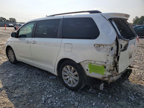 2015 TOYOTA SIENNA