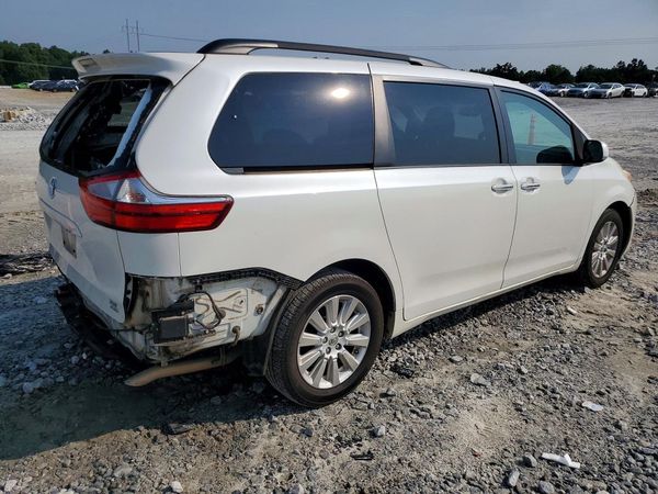 2015 TOYOTA SIENNA