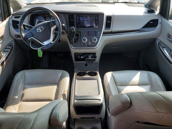 2015 TOYOTA SIENNA