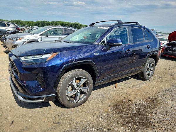 2023 TOYOTA RAV4 SE
