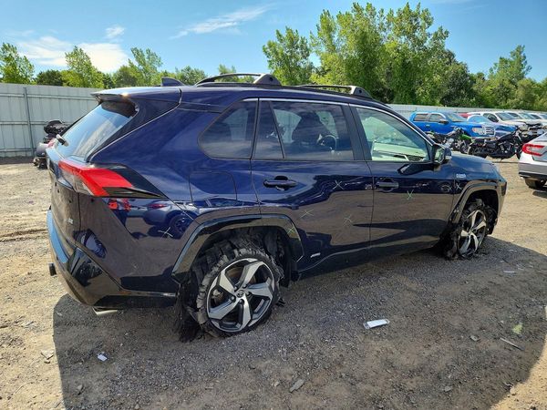 2023 TOYOTA RAV4 SE