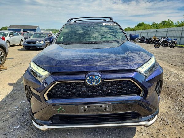 2023 TOYOTA RAV4 SE