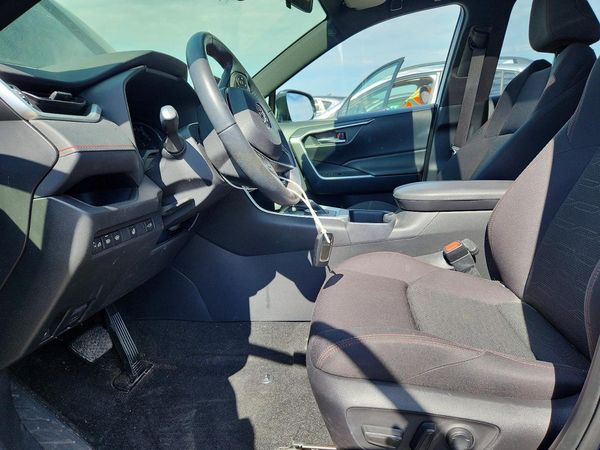 2023 TOYOTA RAV4 SE