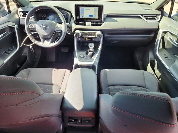 2023 TOYOTA RAV4 SE