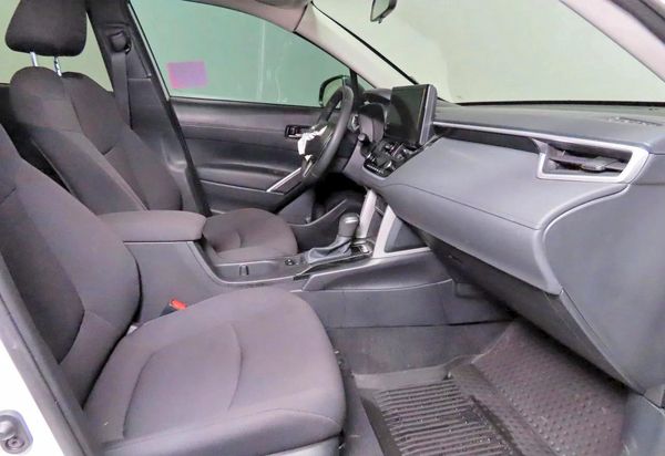 2025 TOYOTA COROLLA CROSS LE
