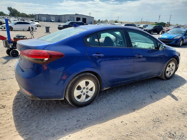 2017 KIA FORTE LX Base