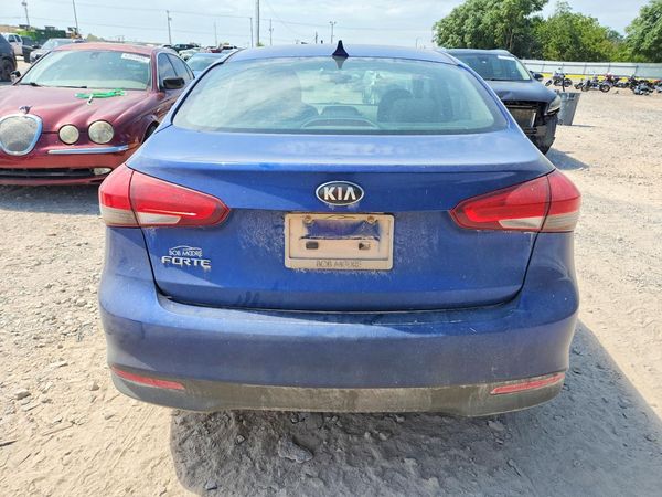 2017 KIA FORTE LX Base