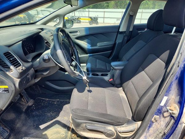 2017 KIA FORTE LX Base