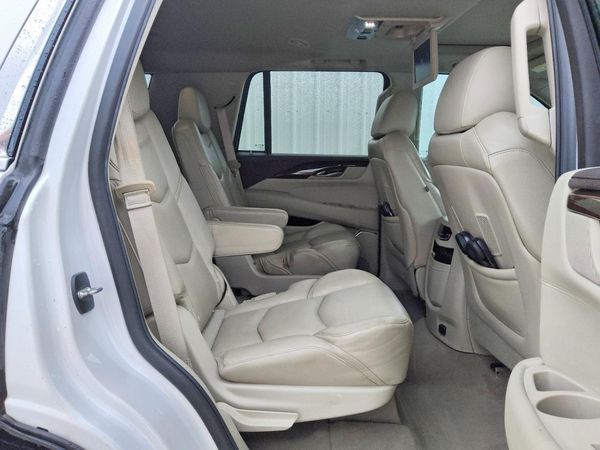 2017 CADILLAC ESCALADE Luxury
