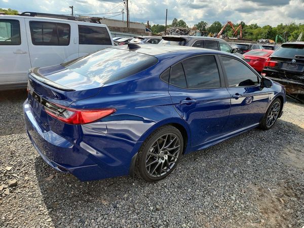 2025 TOYOTA CAMRY