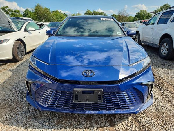 2025 TOYOTA CAMRY