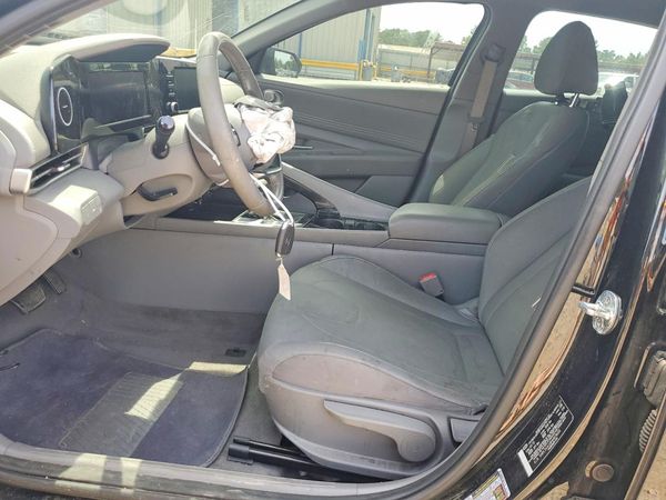 2022 HYUNDAI ELANTRA SEL w/Convenience Pkg — DENT