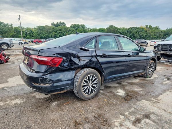 2021 VOLKSWAGEN JETTA S / SE / R-Line