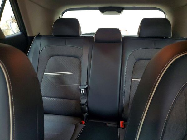 2021 HYUNDAI VENUE SEL & Denim