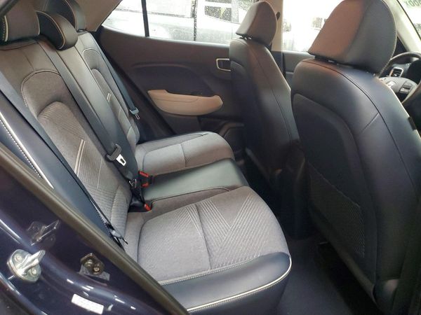 2021 HYUNDAI VENUE SEL & Denim