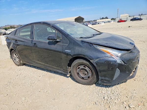 2018 TOYOTA PRIUS — Passenger 3/4