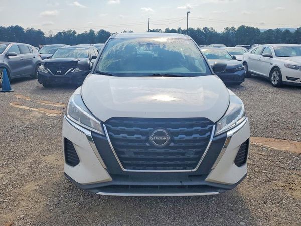 2023 NISSAN KICKS S