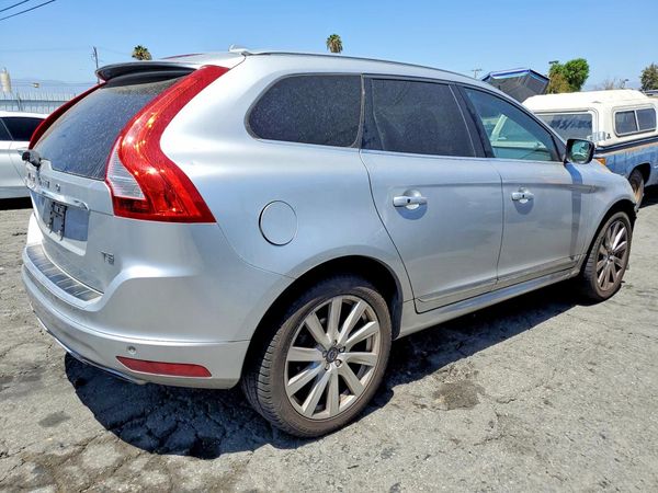 2017 VOLVO XC60 Inscription