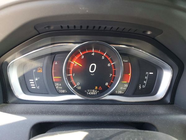 2017 VOLVO XC60 Inscription