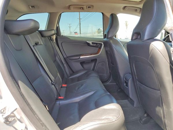2017 VOLVO XC60 Inscription
