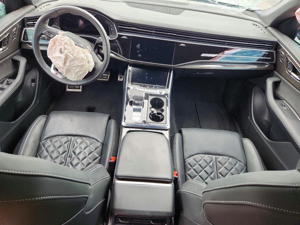 2023 AUDI SQ8