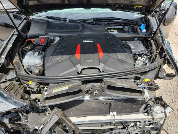 2023 AUDI SQ8