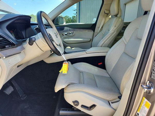 2021 VOLVO XC90 Inscription