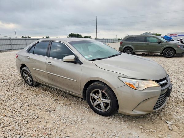 2015 TOYOTA CAMRY