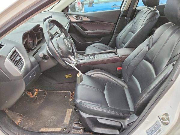 2018 MAZDA 3 Touring