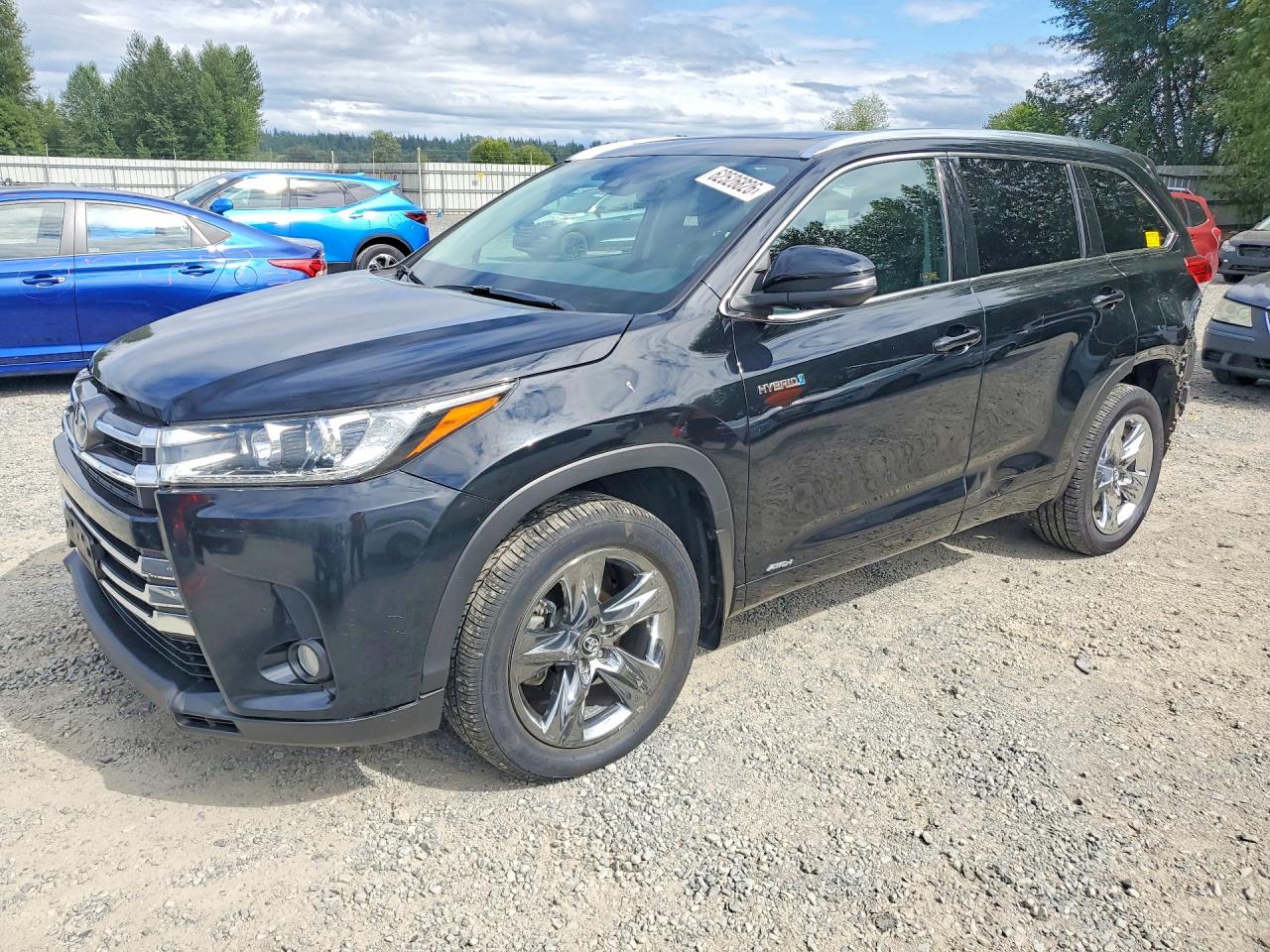 2018 TOYOTA HIGHLANDER Ltd/Ltd Platinum Hybrid — Front 3/4