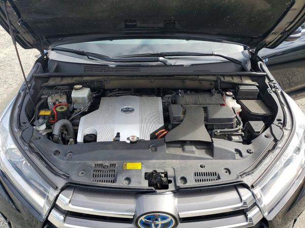2018 TOYOTA HIGHLANDER Ltd/Ltd Platinum Hybrid — Engine bay