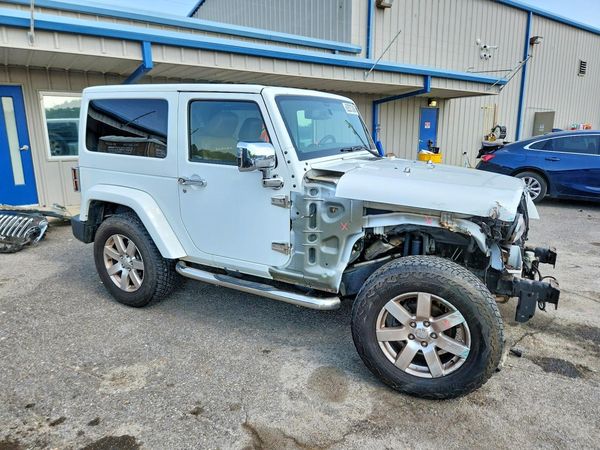 2015 JEEP WRANGLER SAHARA 4X4