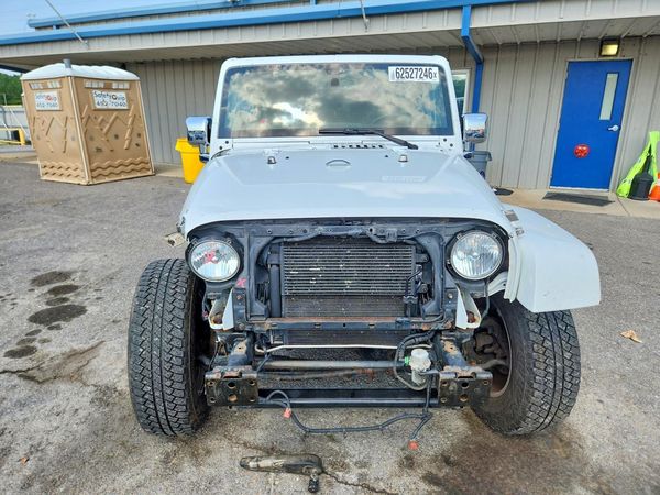2015 JEEP WRANGLER SAHARA 4X4