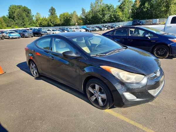 2013 HYUNDAI ELANTRA