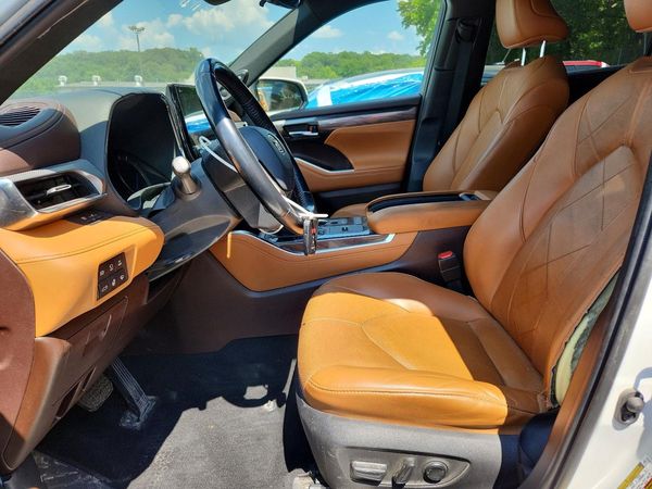 2021 TOYOTA HIGHLANDER Platinum