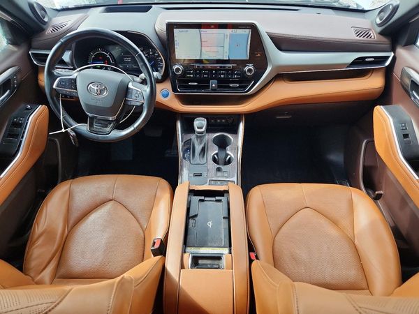 2021 TOYOTA HIGHLANDER Platinum