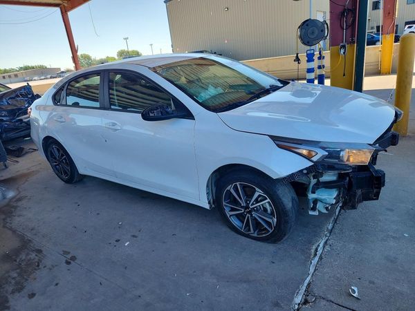 2022 KIA FORTE FE, LXS