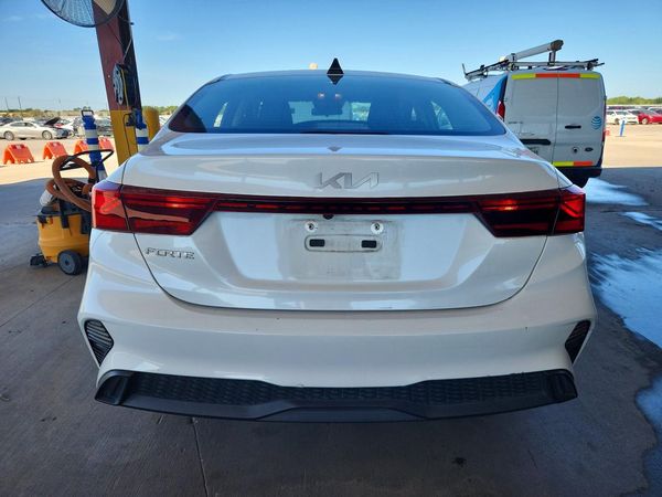 2022 KIA FORTE FE, LXS