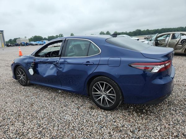 2023 TOYOTA CAMRY XLE